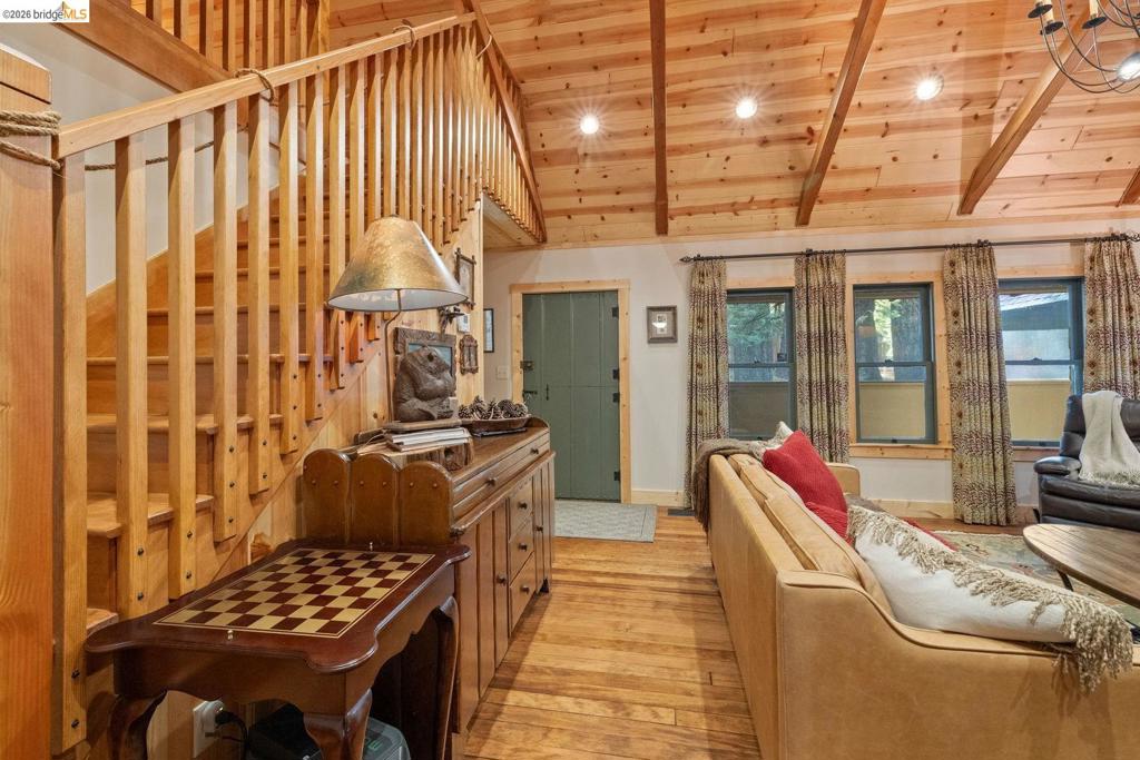 105 Pinecrest Lake RD