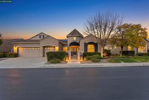 Tiny photo for 2041 2041 Kent Dr Dr, Brentwood, CA 94513 (MLS # 41126348)