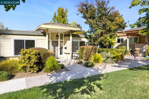 Photo of 1401 Skycrest Dr DR #4, Walnut Creek, CA 94595 (MLS # 41152370)