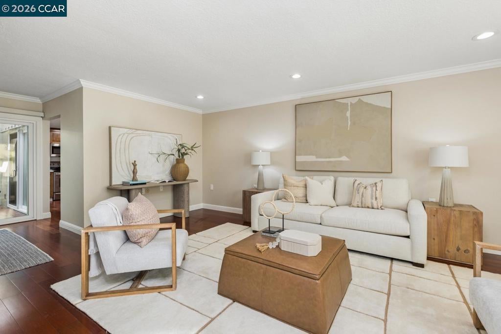 1401 Skycrest Dr 4