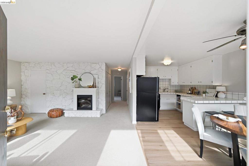 2133 Santa Clara Ave 206
