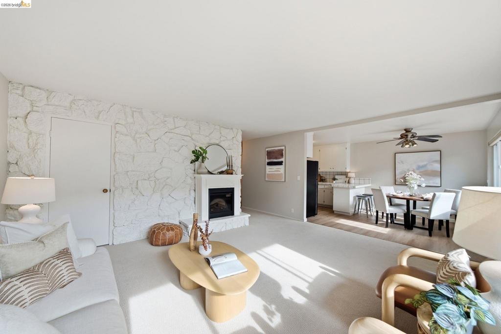 2133 Santa Clara Ave 206