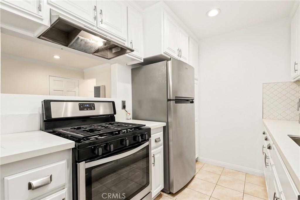 660 S Glassell Street 84