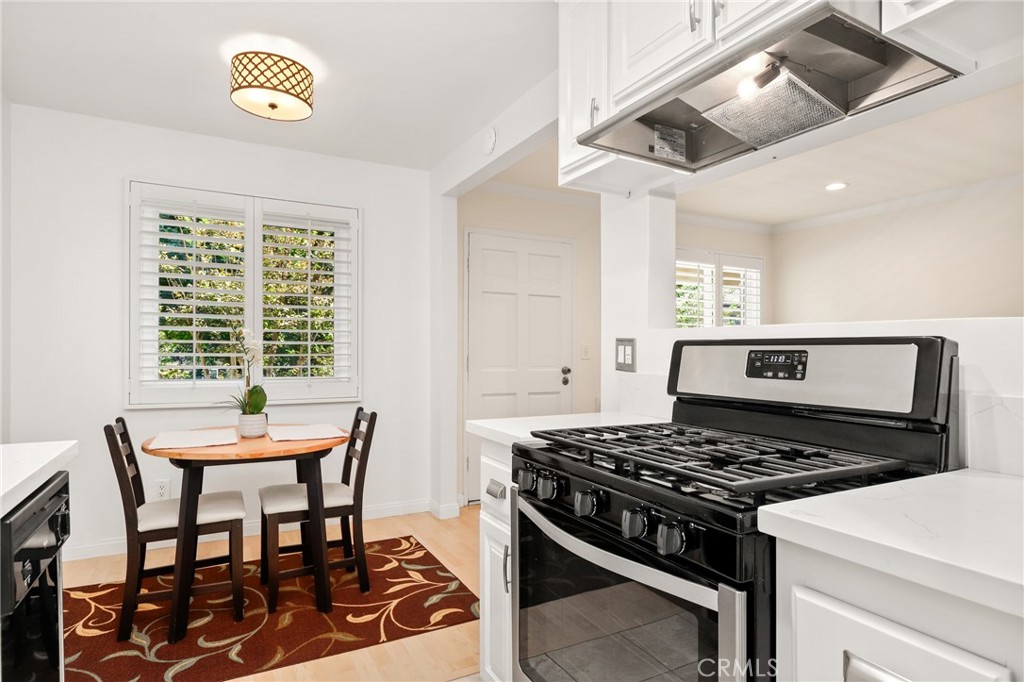 660 S Glassell Street 84