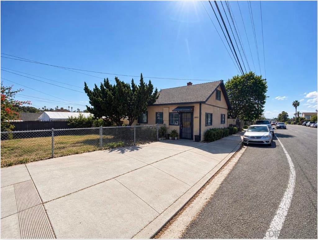2908 12 E 8th