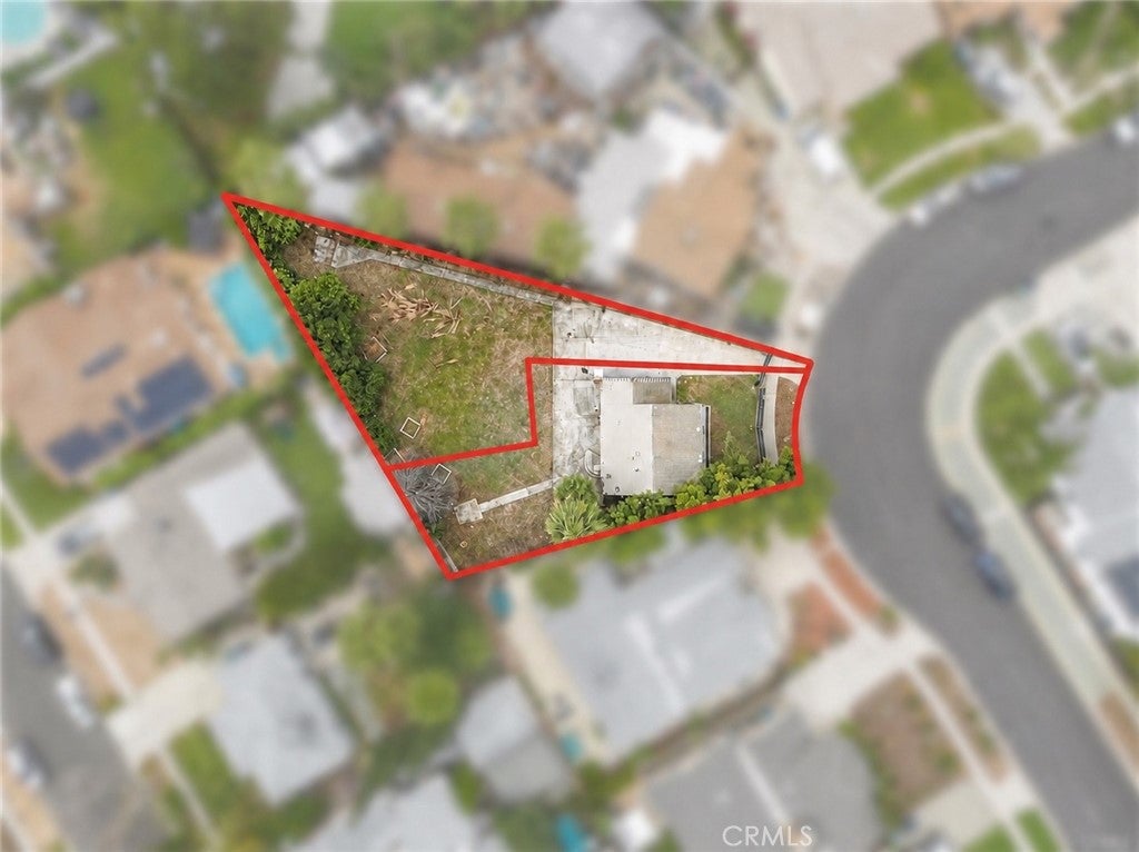 Photo of 5727 Enfield Avenue, Encino, CA 91316 (MLS # SR26131201)