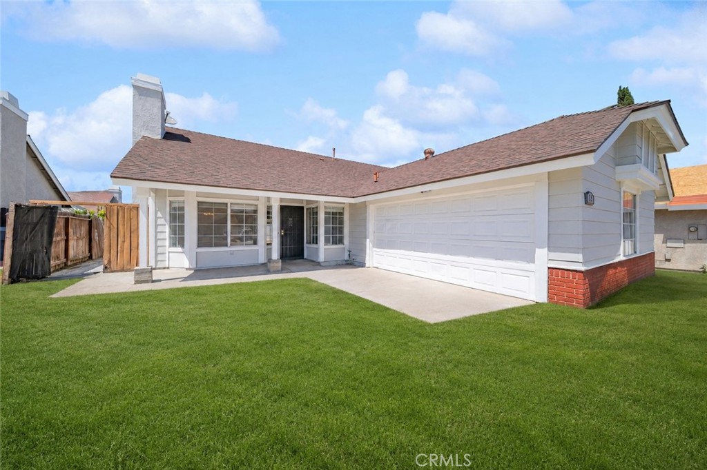 Photo 1 of 34 — 42 Whirlaway, Perris, CA 92571