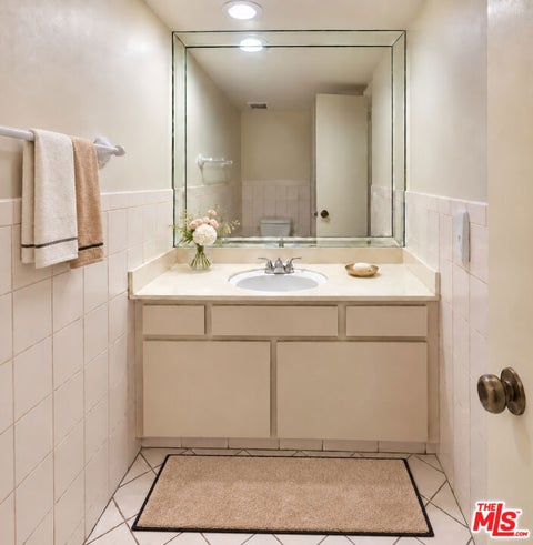Tiny photo for 15149 Magnolia Boulevard #D, Los Angeles, CA 91403 (MLS # 26976269)