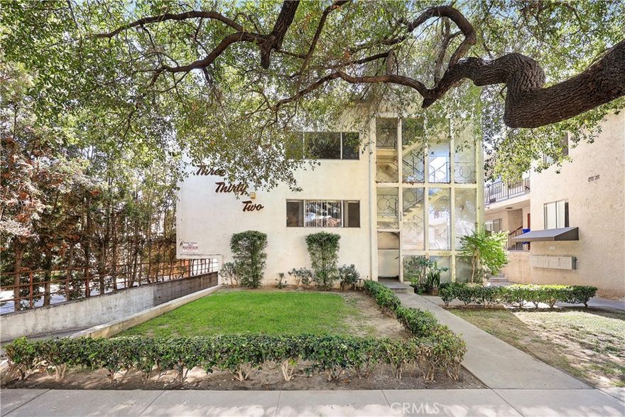 We are pleased to list this  16 unit apartment building built in 1963
This property consists of great mix of (14) 1+1 and (2) 2+1.5 units with separate gas and electric meters. This property is located only 4 blocks from The Americana along with close proximity to Freeways, Parks, Shopping and Restaurants. The property next door at 336 Riverdale is also for sale and can be sold together.