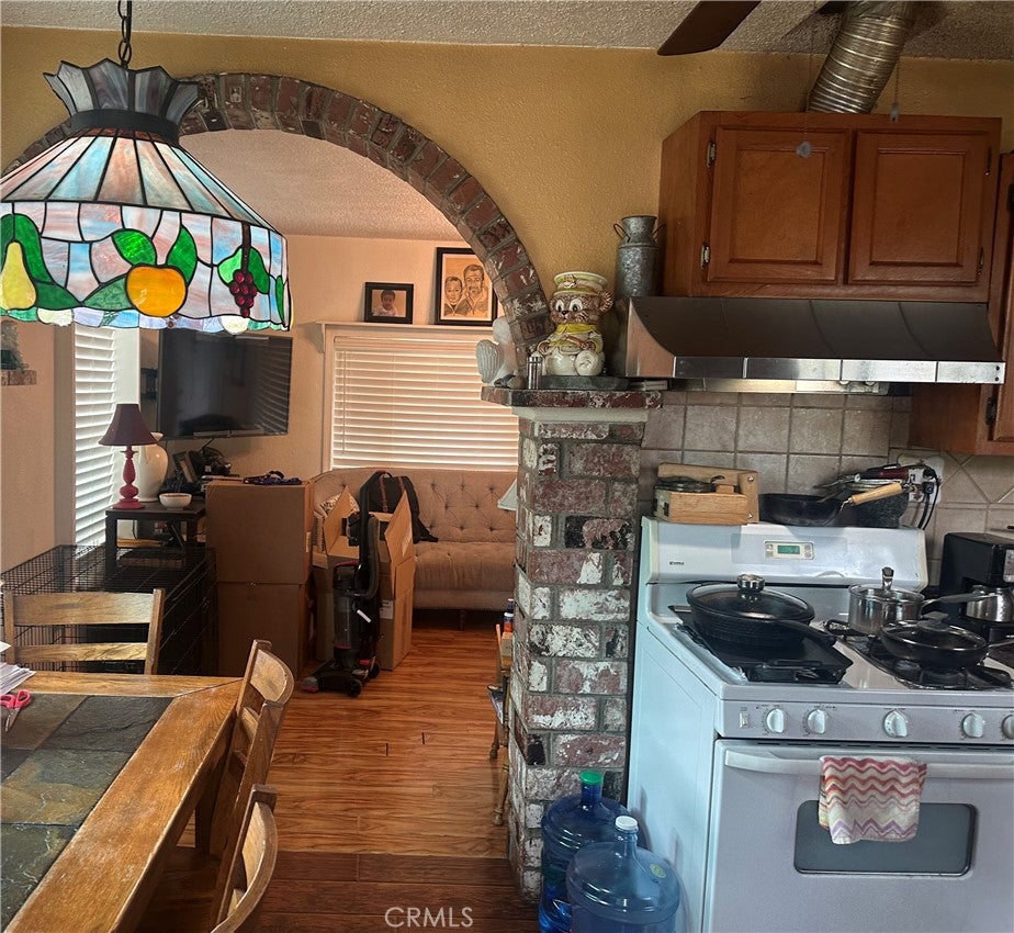 2437 Bloomdale