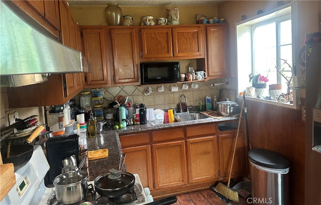 2437 Bloomdale