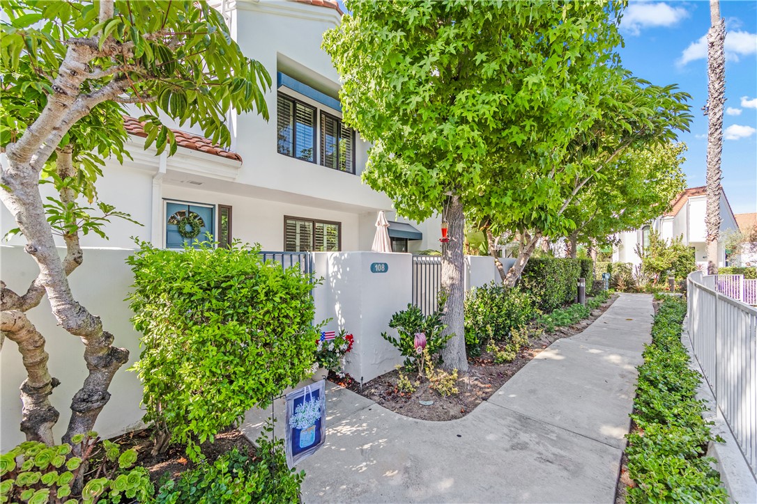 7371 Seabluff Drive 108