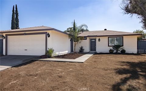 Photo of 824 Hartzell Avenue, Redlands, CA 92374 (MLS # IV25245798) Photo of 824 Hartzell Avenue, Redlands, CA 92374 (MLS # IV25245798)