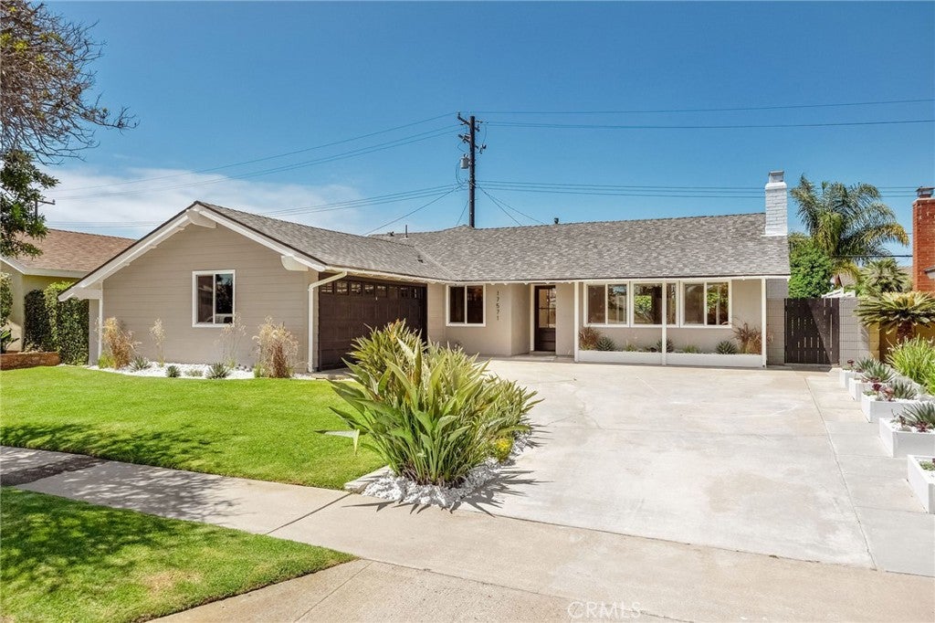 17571 Wrightwood