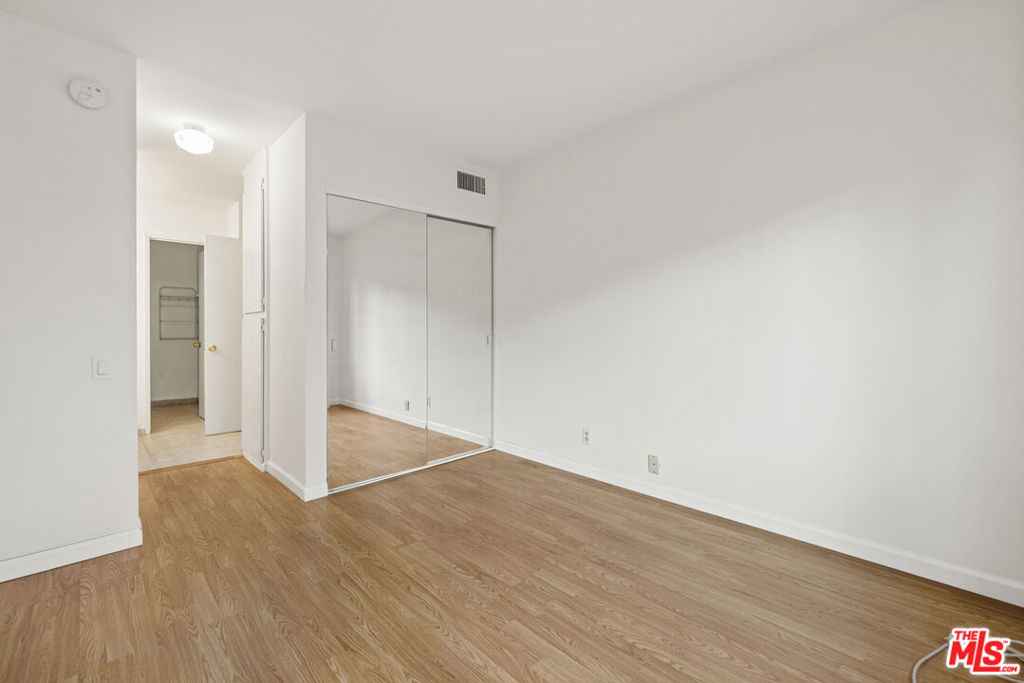 5460 White Oak Avenue A318