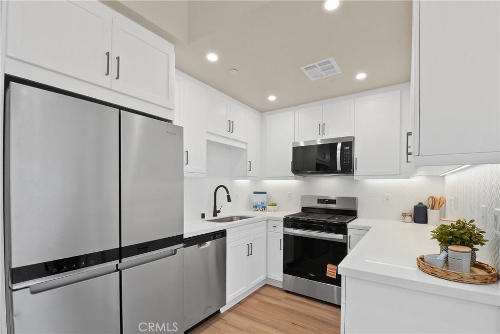 18090 Prairie Avenue 101