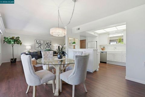 Photo of 1601 Canyonwood Ct Ct #2, Walnut Creek, CA 94595 (MLS # 41129302)