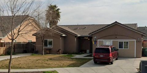 Photo of 526 Castlerock Court, Los Banos, CA 93635 (MLS # ML82040081)