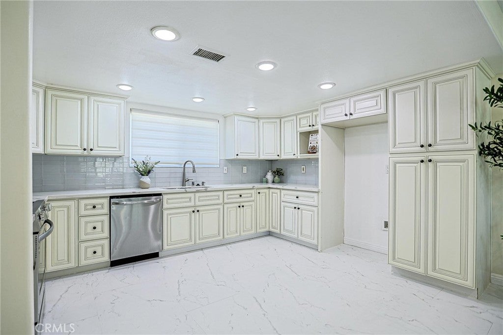 320 7th, Huntington Beach CA 92648 - Photo 20