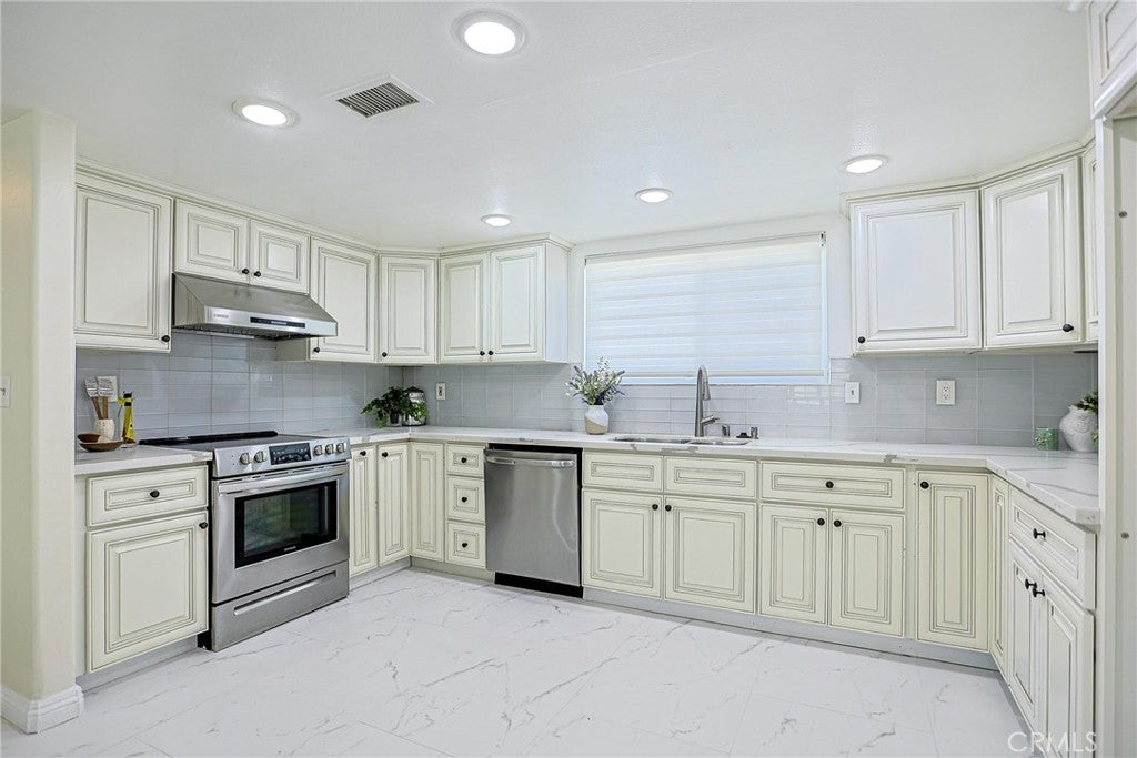 320 7th, Huntington Beach CA 92648 - Photo 23