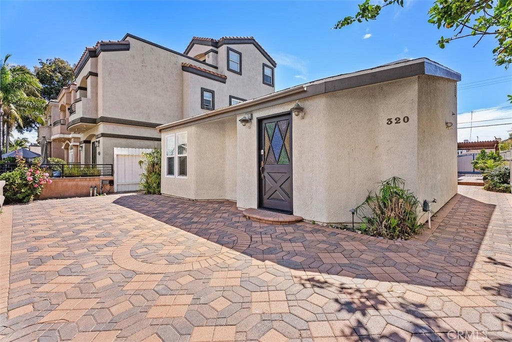 320 7th, Huntington Beach CA 92648 - Photo 1