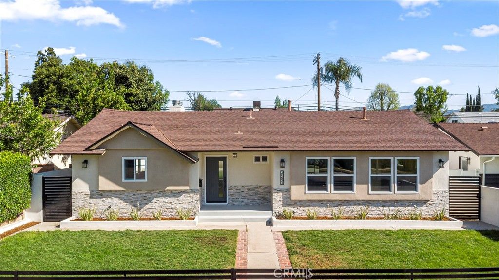 Photo of 16931 Rinaldi St, Granada Hills, CA 91344 (MLS # CV26082165)