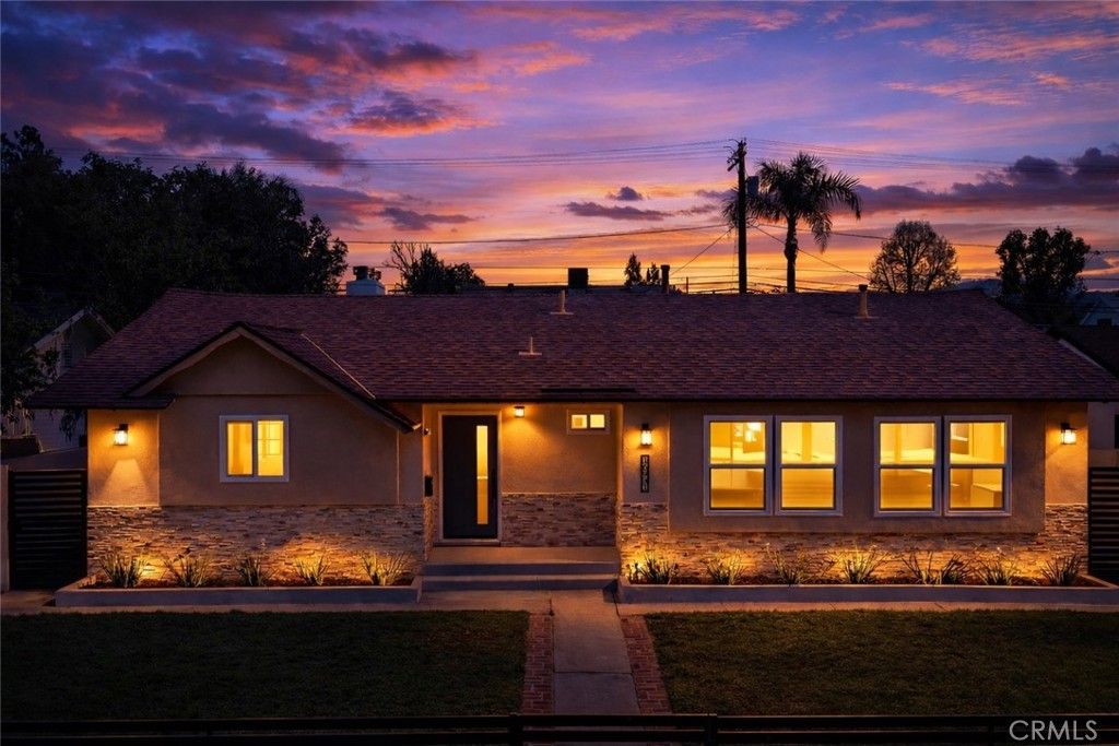 Photo of 16931 Rinaldi St, Granada Hills, CA 91344 (MLS # CV26082165)