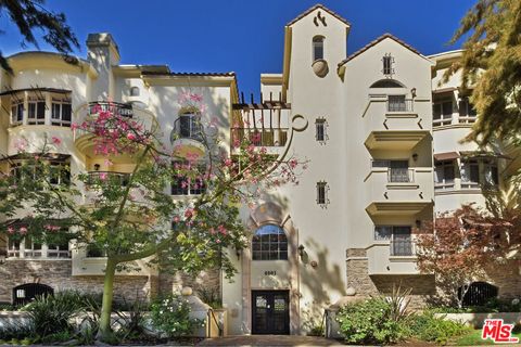 Tiny photo for 4601 Coldwater Canyon Avenue #105, Studio City, CA 91604 (MLS # 26828763)