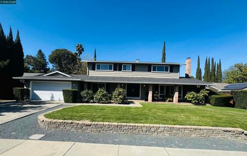 Photo of 103 Castle Rock Road, Walnut Creek, CA 94598 (MLS # 41128220)