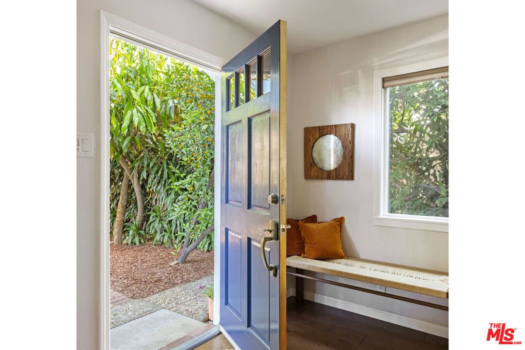 Photo of 236 S Avenue 22 Ave, Los Angeles, CA 90031 (MLS # 26736173)