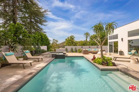 Tiny photo for 2306 Cheryl Place, Los Angeles, CA 90049 (MLS # 26804973)