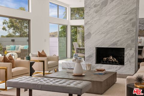 Tiny photo for 2306 Cheryl Place, Los Angeles, CA 90049 (MLS # 26804973)