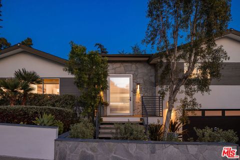 Tiny photo for 2306 Cheryl Place, Los Angeles, CA 90049 (MLS # 26804973)