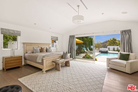Tiny photo for 2306 Cheryl Place, Los Angeles, CA 90049 (MLS # 26804973)