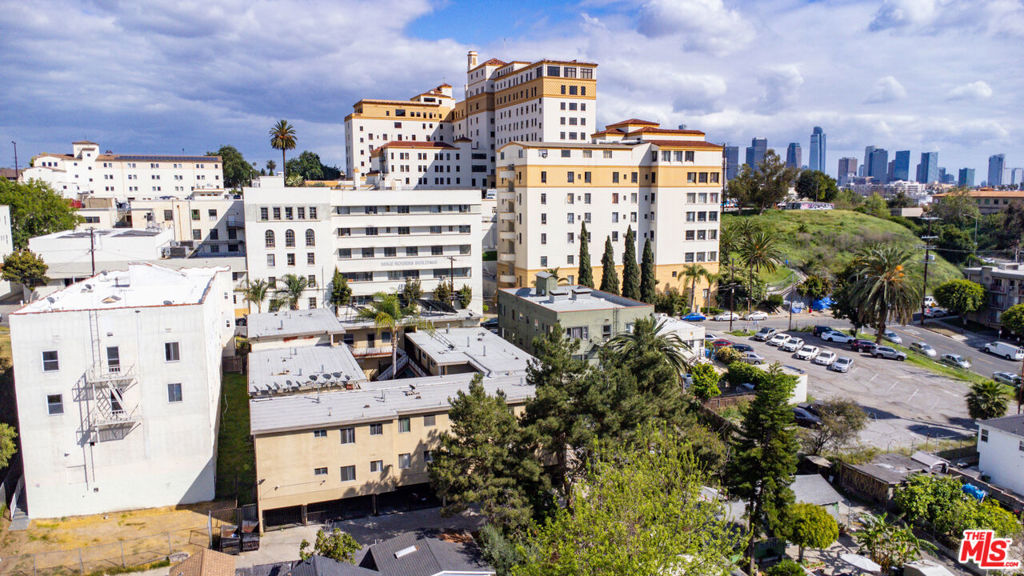Properties 1 627 Coronado Terrace
