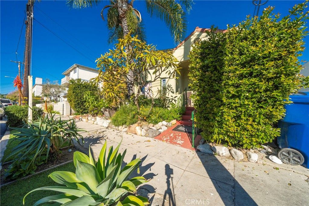 Photo of 620 W 8th Street, San Pedro, CA 90731 (MLS # IG26010837)
