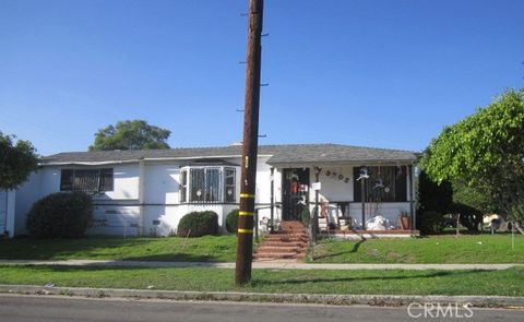 Photo of 3702 W 59th Pl, Los Angeles, CA 90043 (MLS # MB25276604)
