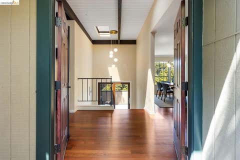 Photo of 6909 Exeter Dr DR, Oakland, CA 94611 (MLS # 41144553)