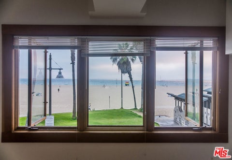 Photo of 8 Brooks Avenue, Los Angeles, CA 90291 (MLS # 26872273)