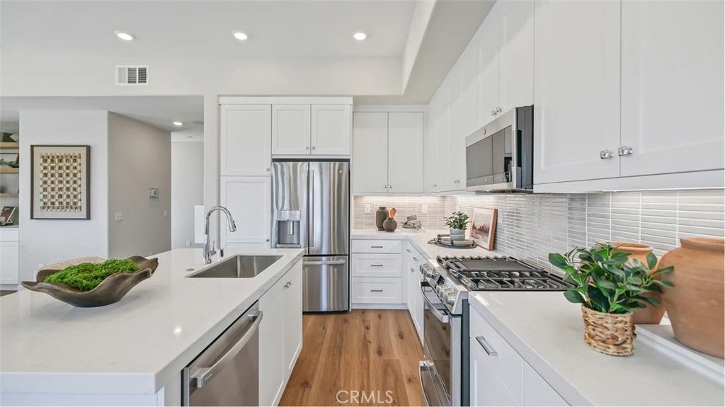 1365 Snowberry Place