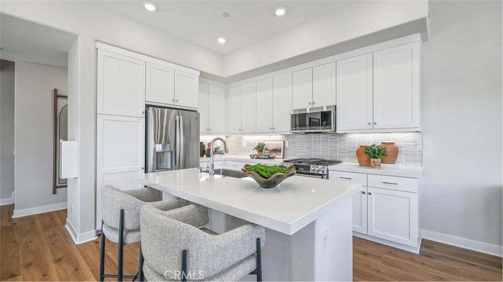 1365 Snowberry Place
