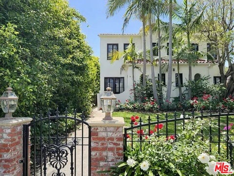 Photo of 1118 10th Street #6, Santa Monica, CA 90403 (MLS # 26861393)