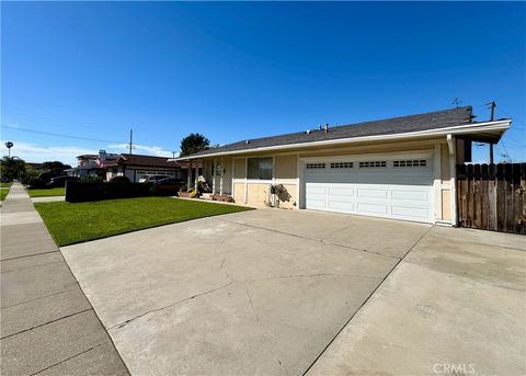 8561 Glasgow Circle Huntington Beach CA 92647