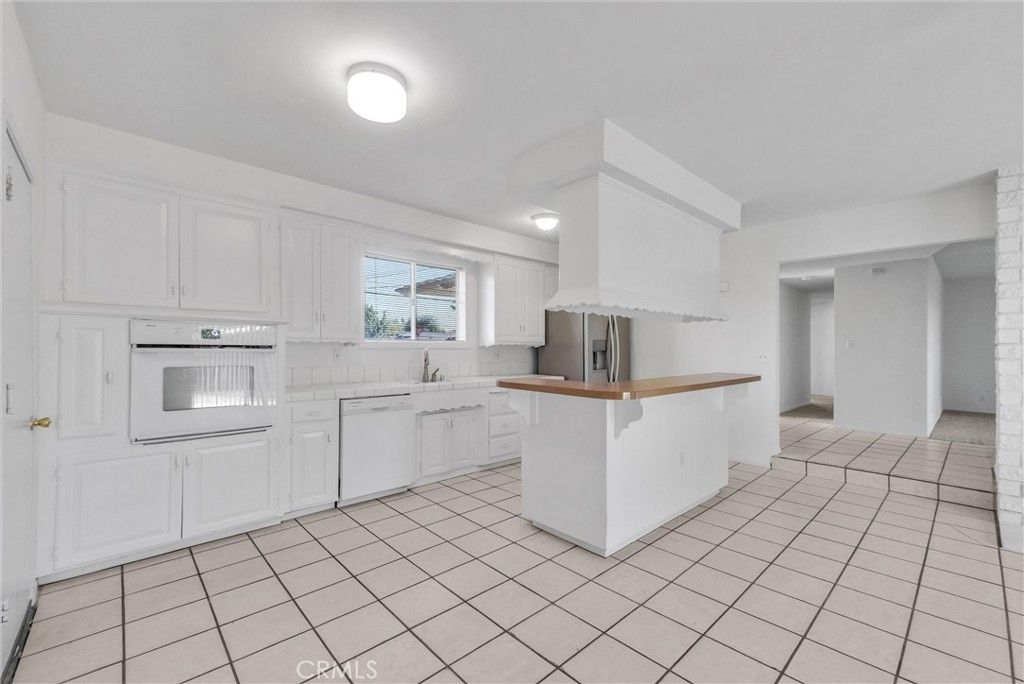 Photo of 13981 Brenan Way, Santa Ana, CA 92705 (MLS # ND26035224)