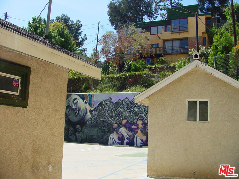1915 N Highland Avenue