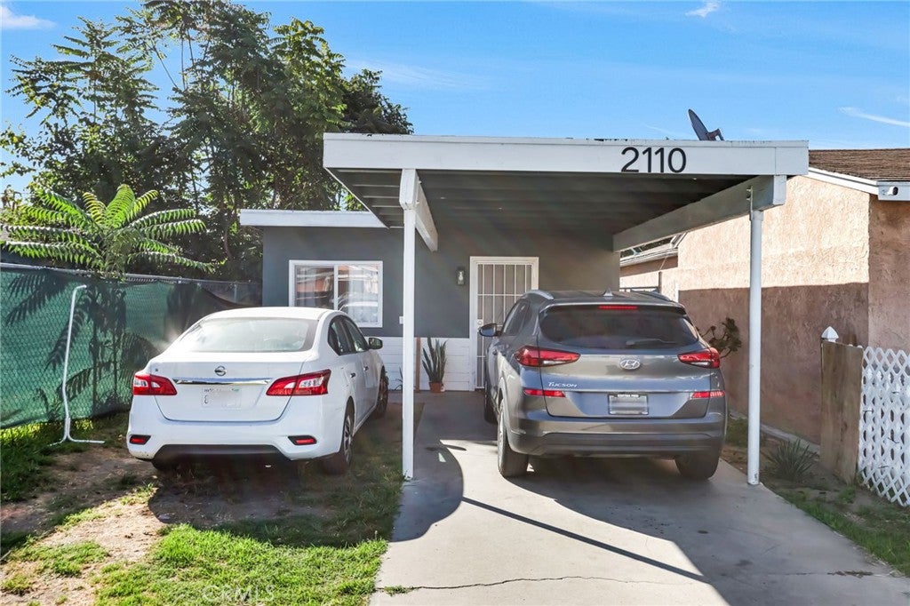 2110 E Hatchway