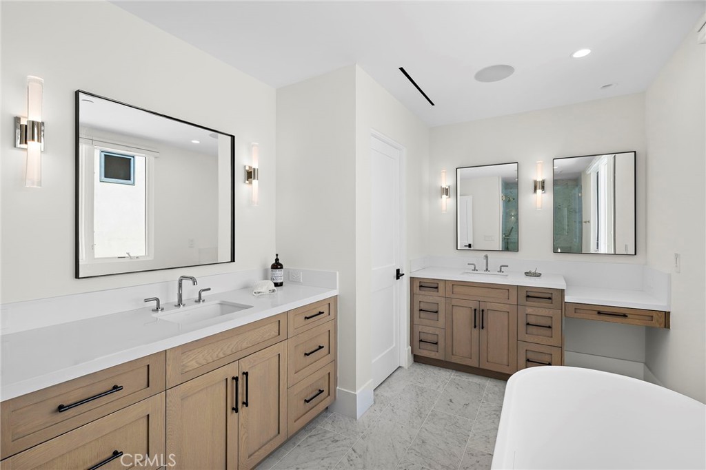 Corona del Mar South of PCH (CDMS) - Residential Lease