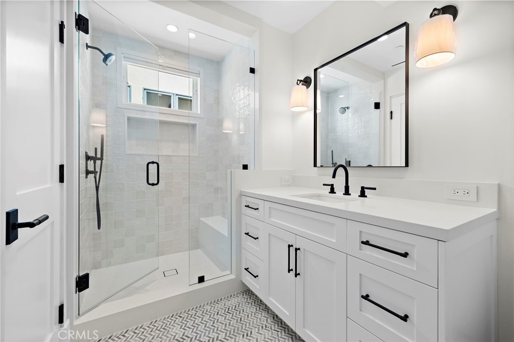 Corona del Mar South of PCH (CDMS) - Residential Lease