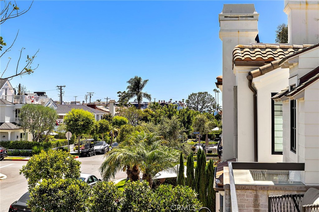 Corona del Mar South of PCH (CDMS) - Residential Lease
