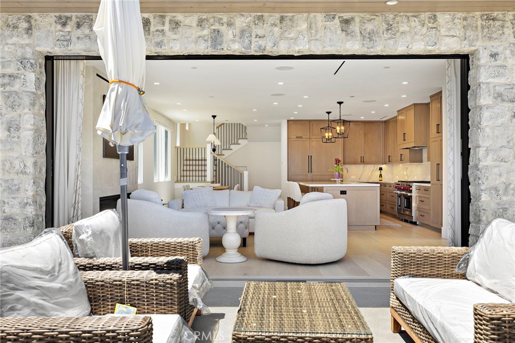 Corona del Mar South of PCH (CDMS) - Residential Lease